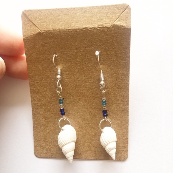 New Handmade Boho Blue Beaded Ocean Shell 🐚 Earrings - Picture 3 of 5